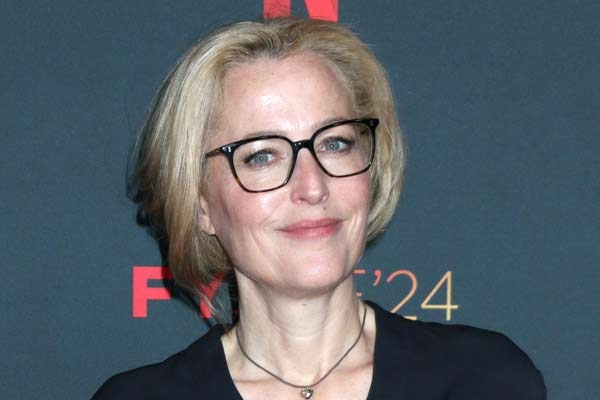 Перейти к новости "Джиллиан Андерсон объявила войну сахару и глютену"