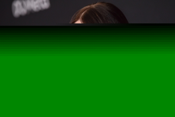 Перейти к новости "Билли Айлиш подогрела слухи о помолвке с Нэтом Вольфом на «Грэмми-2026»"