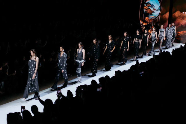 Перейти к новости "Шестая Неделя моды в Москве"