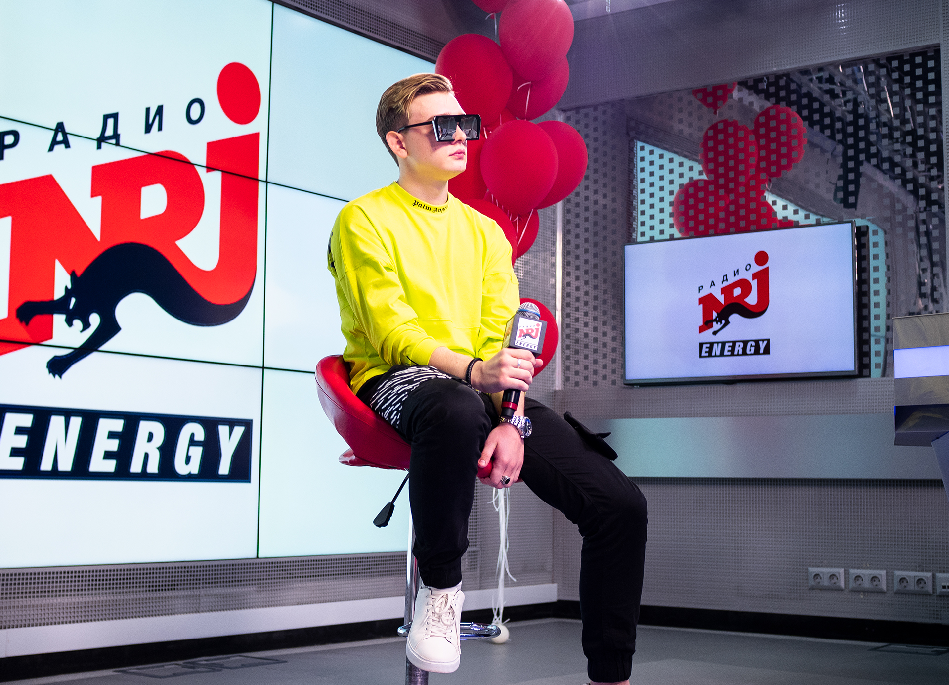 Радио энерджи красноярск. Радио Energy медиакомпании Франции. NRJ Max. Ромпассо 2019. Года.